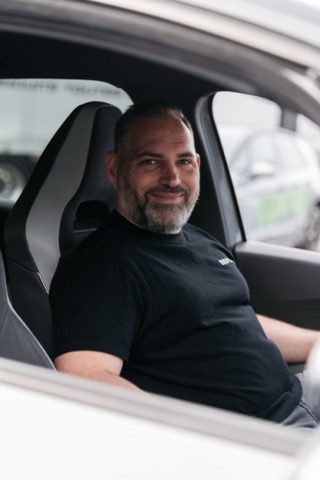 Bujar Batusha, moniteur auto