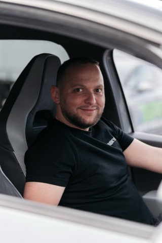 Sherif Bela, moniteur auto